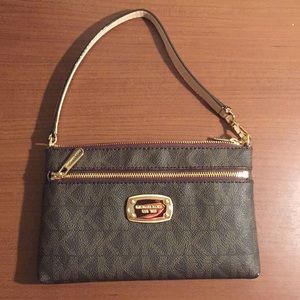 Michael Kors bag/wristlet